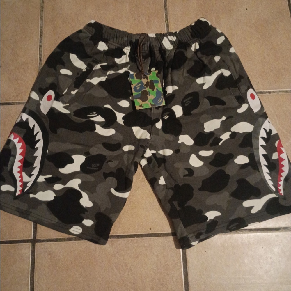 Bape Shark camo Print Men's Shorts size large